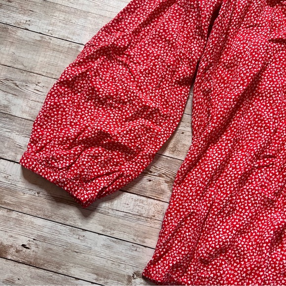 💚Loft red heart print top - Picture 4 of 8